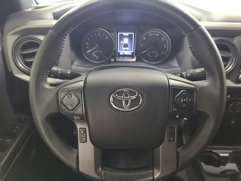 Certified 2022 Toyota Tacoma TRD Off-Road w/ Technology Package AWD/4WD image 26