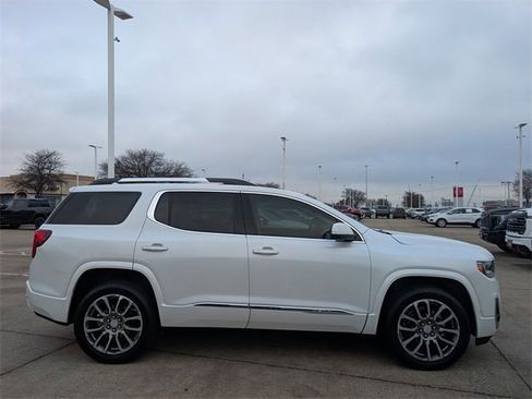 Used 2022 GMC Acadia Denali w/ Denali Ultimate Package image 3