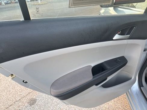 Used 2011 Honda Accord LX image 16