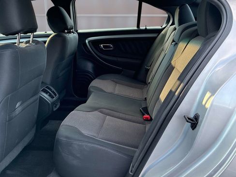 Used 2018 Ford Taurus SEL image 15