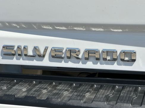 Used 2020 Chevrolet Silverado 2500 Custom w/ Custom Convenience Package RWD image 17
