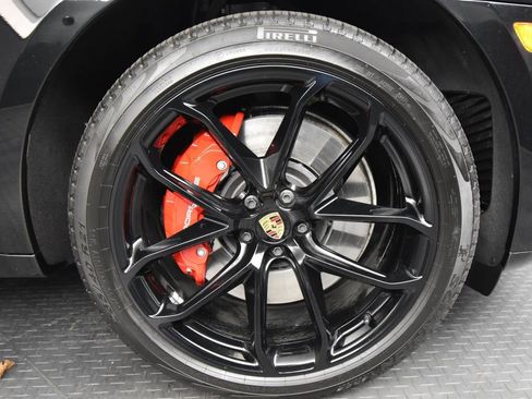 Certified 2024 Porsche Macan GTS image 16