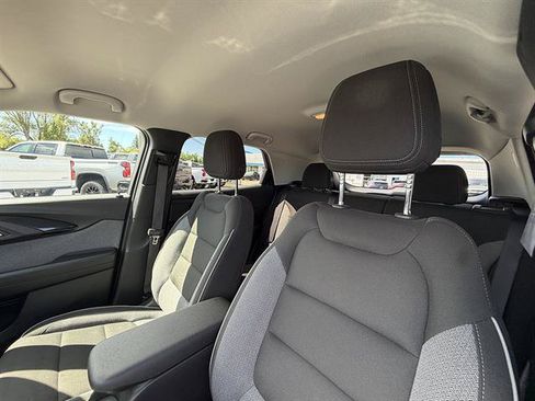 Used 2023 Chevrolet TrailBlazer LT FWD image 25