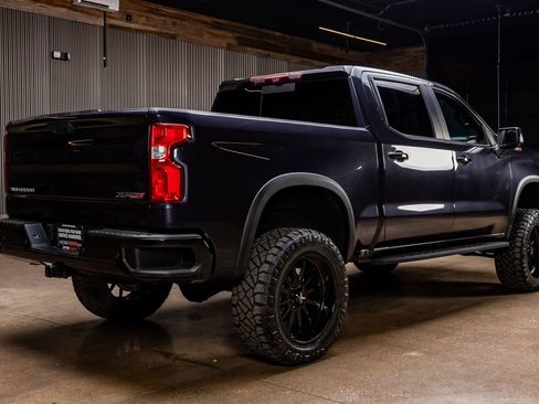 Used 2022 Chevrolet Silverado 1500 ZR2 w/ Technology Package image 10