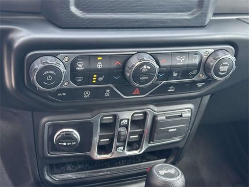 Certified 2023 Jeep Wrangler Willys image 32