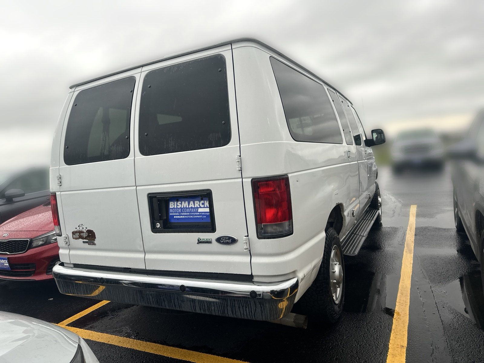 Used 2014 Ford E-350 and Econoline 350 XLT RWD image 3