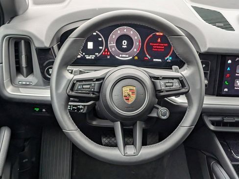 Certified 2025 Porsche Cayenne image 17