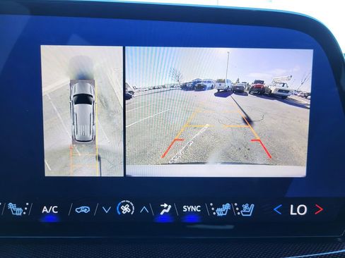 Used 2024 Chevrolet Traverse RS image 14