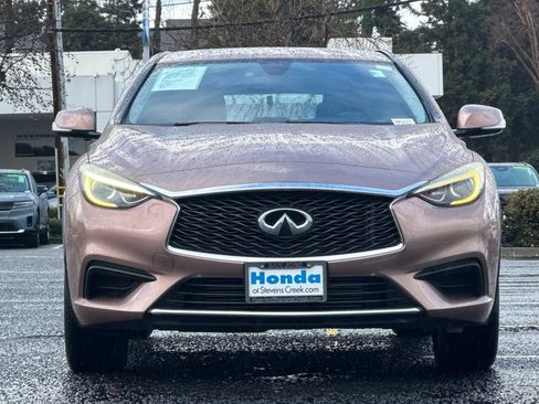 Used 2017 INFINITI QX30 image 5