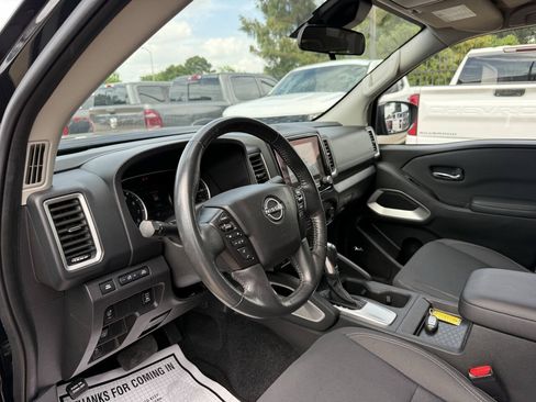 Used 2024 Nissan Frontier SV w/ Technology Package RWD image 6