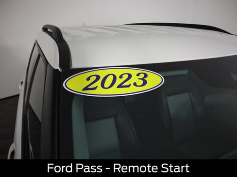 Used 2023 Ford Explorer XLT w/ XLT Sport Appearance Package AWD/4WD image 13