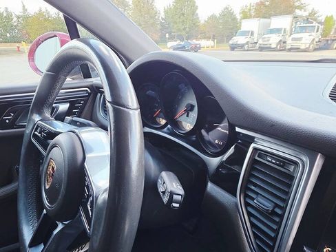 Used 2016 Porsche Macan S image 26