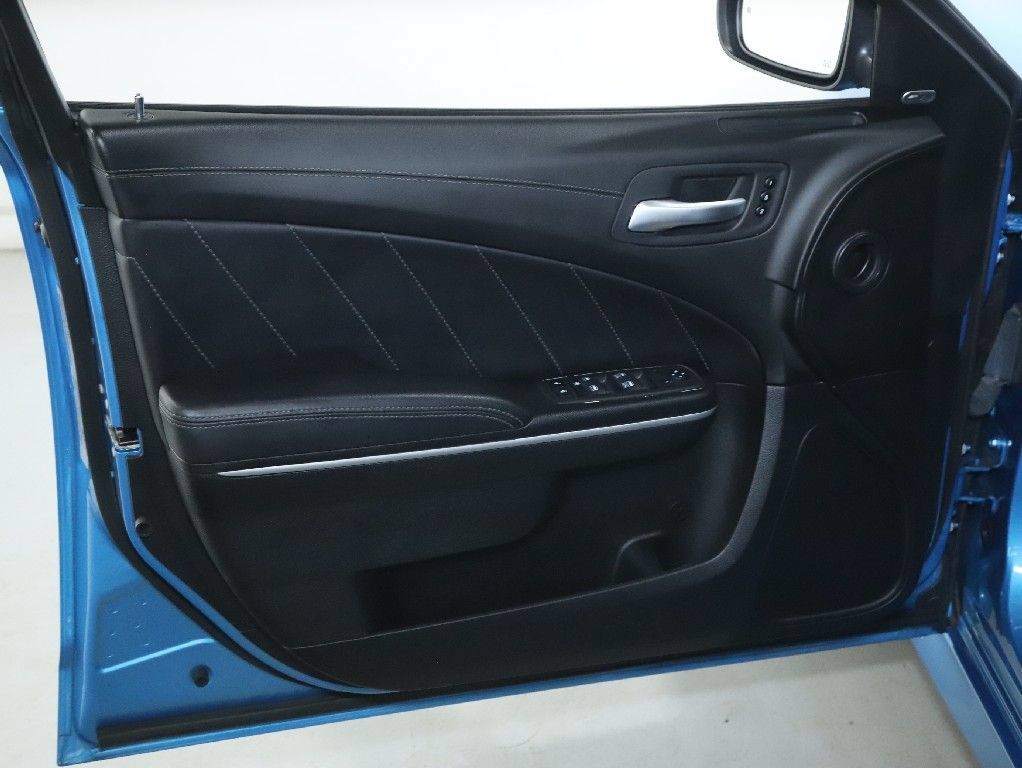 Used 2023 Dodge Charger R/T w/ Plus Group RWD image 15