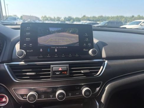 Used 2019 Honda Accord LX image 14