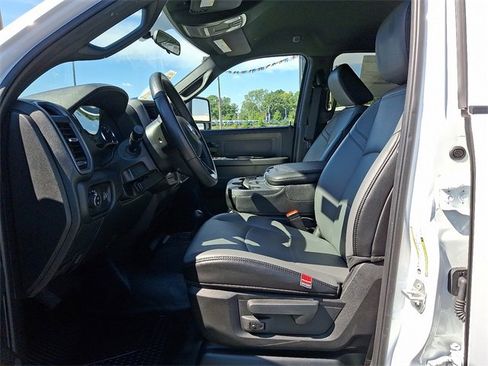 Used 2023 RAM 3500 Tradesman w/ Chrome Appearance Group image 10