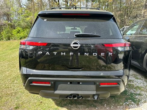 New 2026 Nissan Pathfinder SV w/ SV Premium Package image 5