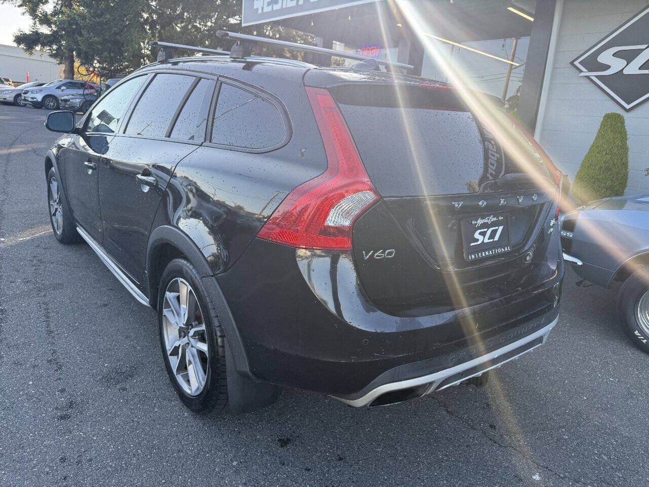 Used 2018 Volvo V60 T5 Cross Country w/ Convenience Package AWD/4WD image 8