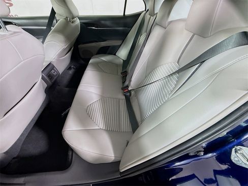 Certified 2021 Toyota Camry SE image 27
