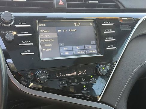 Used 2018 Toyota Camry XSE FWD image 23