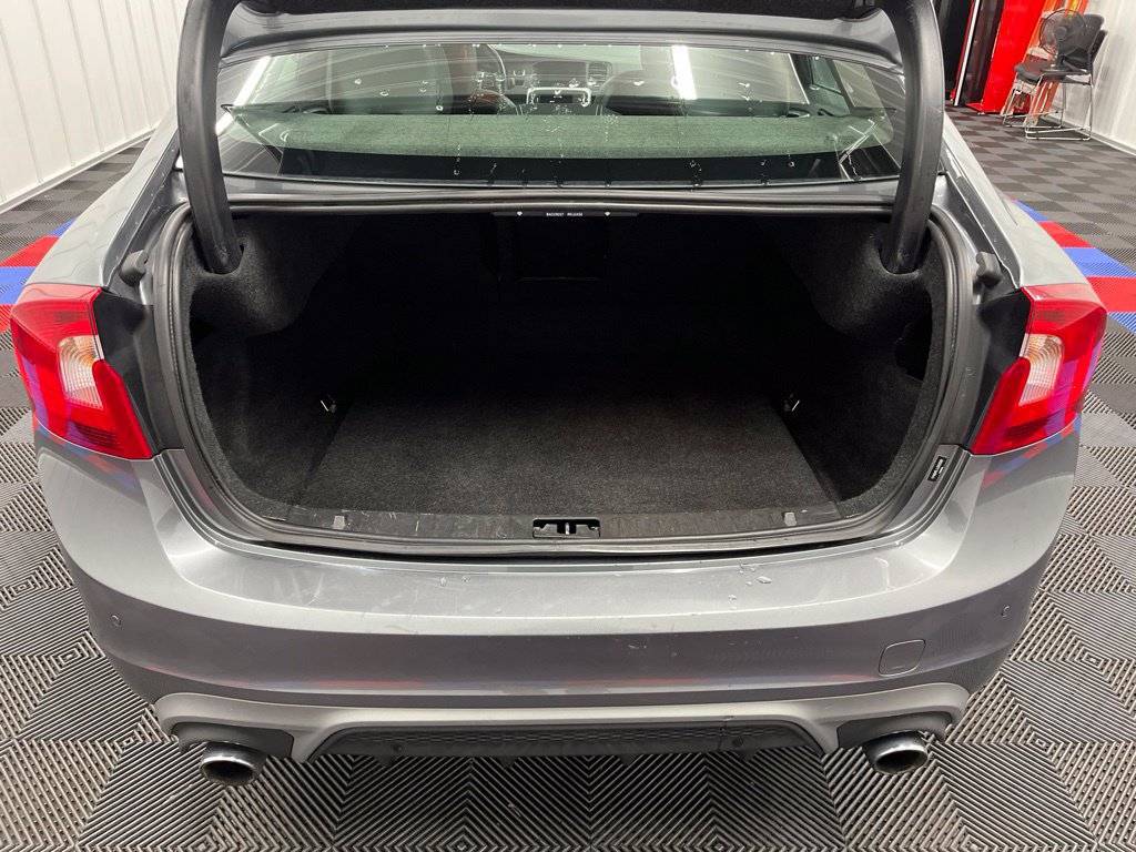 Used 2018 Volvo S60 T5 Dynamic w/ Vision Package AWD/4WD image 4