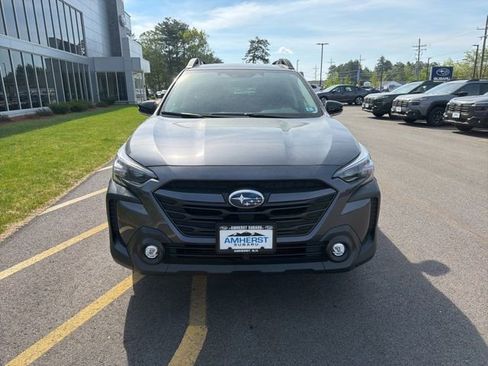 Used 2025 Subaru Outback Premium AWD/4WD image 2