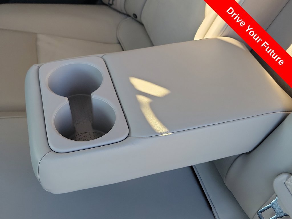 Used 2024 Nissan Ariya FWD image 25
