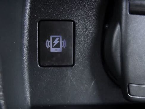 Used 2025 Nissan Versa SV FWD image 26