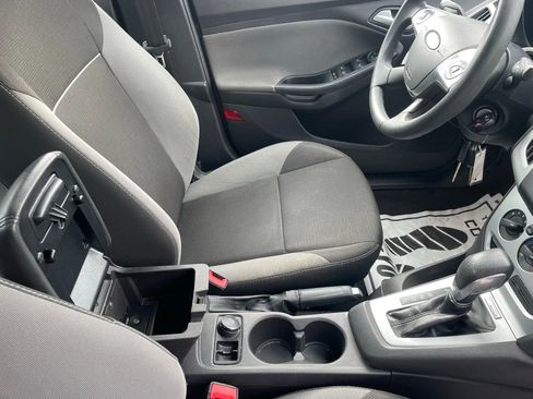Used 2014 Ford Focus SE image 30