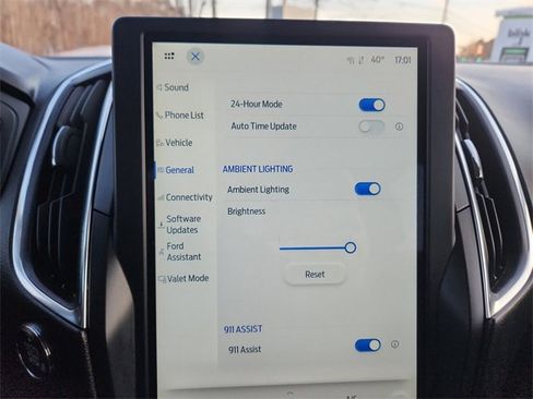 Used 2024 Ford Edge Titanium image 24