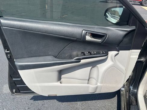 Used 2013 Toyota Camry FWD image 6