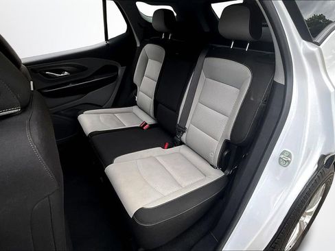 Used 2023 GMC Terrain SLE w/ Driver Convenience Package image 22