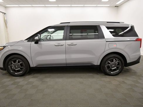 Certified 2026 Kia Carnival EX FWD image 4