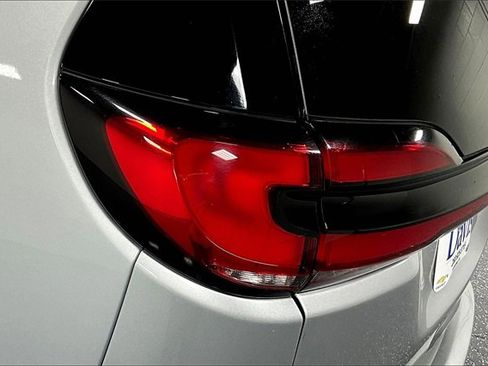 Used 2023 Chrysler Pacifica Limited image 23