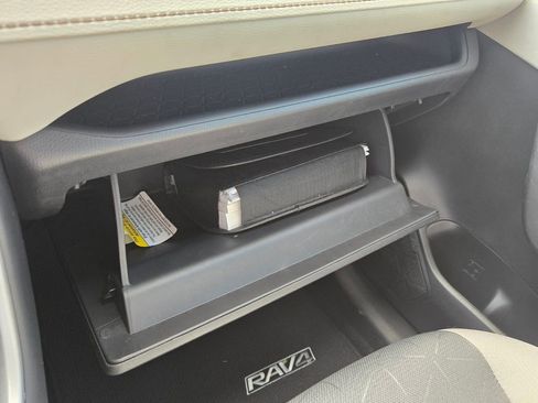 Used 2024 Toyota RAV4 XLE w/ Convenience Package image 24