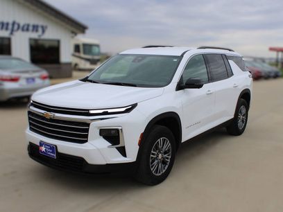 Used 2024 Chevrolet Traverse LT