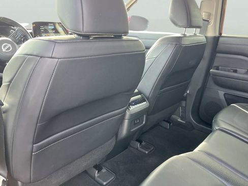 Used 2022 Nissan Pathfinder SL w/ SL Black Package image 20