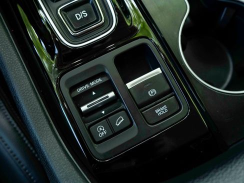 Used 2023 Honda Pilot Touring image 29