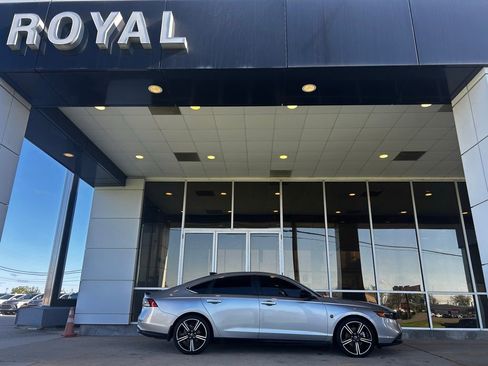 Used 2024 Honda Accord Sport image 1