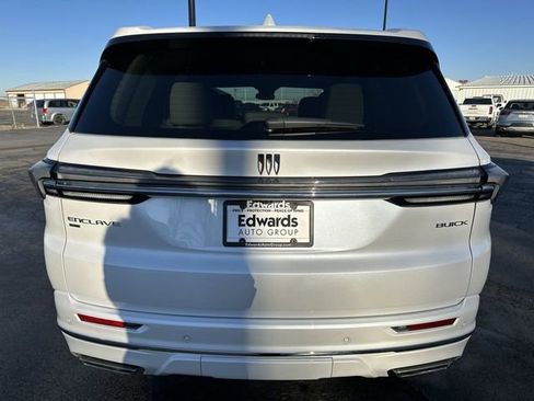 Used 2025 Buick Enclave Avenir w/ Trailering Package, 5000 lbs. image 32