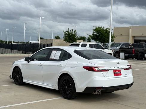 Used 2026 Toyota Camry SE w/ Convenience Package FWD image 4