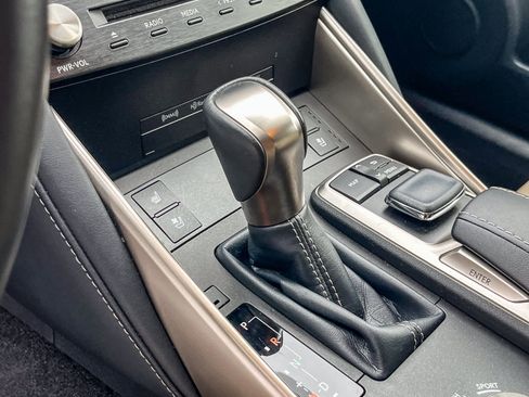 Used 2018 Lexus IS 300 image 19