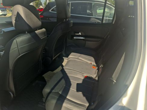 Used 2021 Mercedes-Benz GLB 250 4MATIC image 9