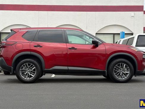 Used 2022 Nissan Rogue S FWD image 3