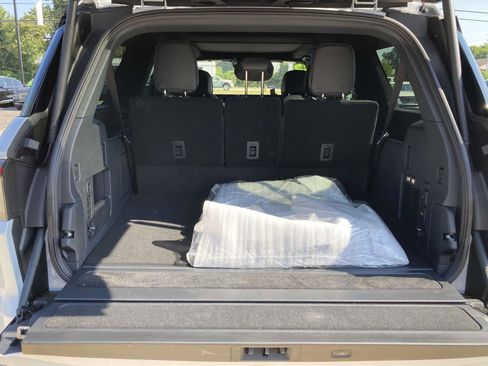 New 2025 Lincoln Navigator L Reserve w/ Jet Appearance Package image 14