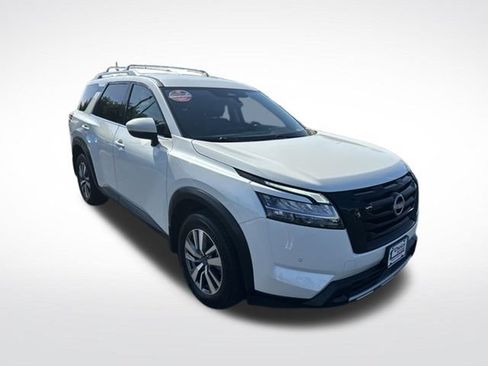 Used 2023 Nissan Pathfinder SL w/ Black Appearance Package AWD/4WD image 8