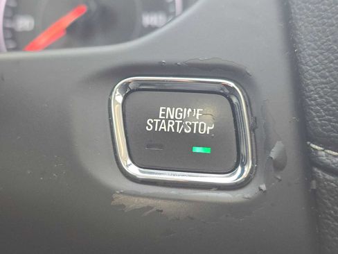 Used 2018 GMC Acadia SLT image 33