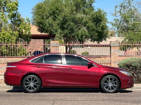 Used 2015 Toyota Camry XSE image 9