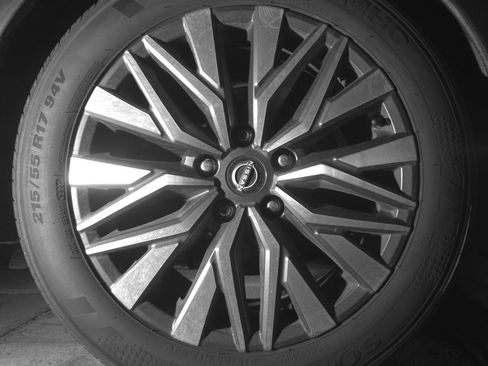 Used 2025 Nissan Altima 2.5 SV image 15