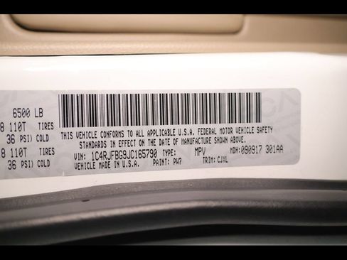 Used 2018 Jeep Grand Cherokee Limited AWD/4WD image 26