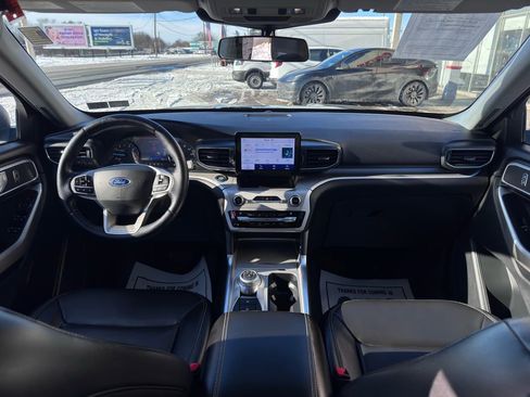 Used 2021 Ford Explorer XLT w/ Equipment Group 202A image 41